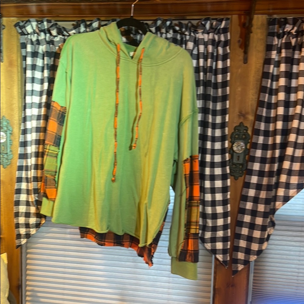 Plaid Sleeve Green Hoodie